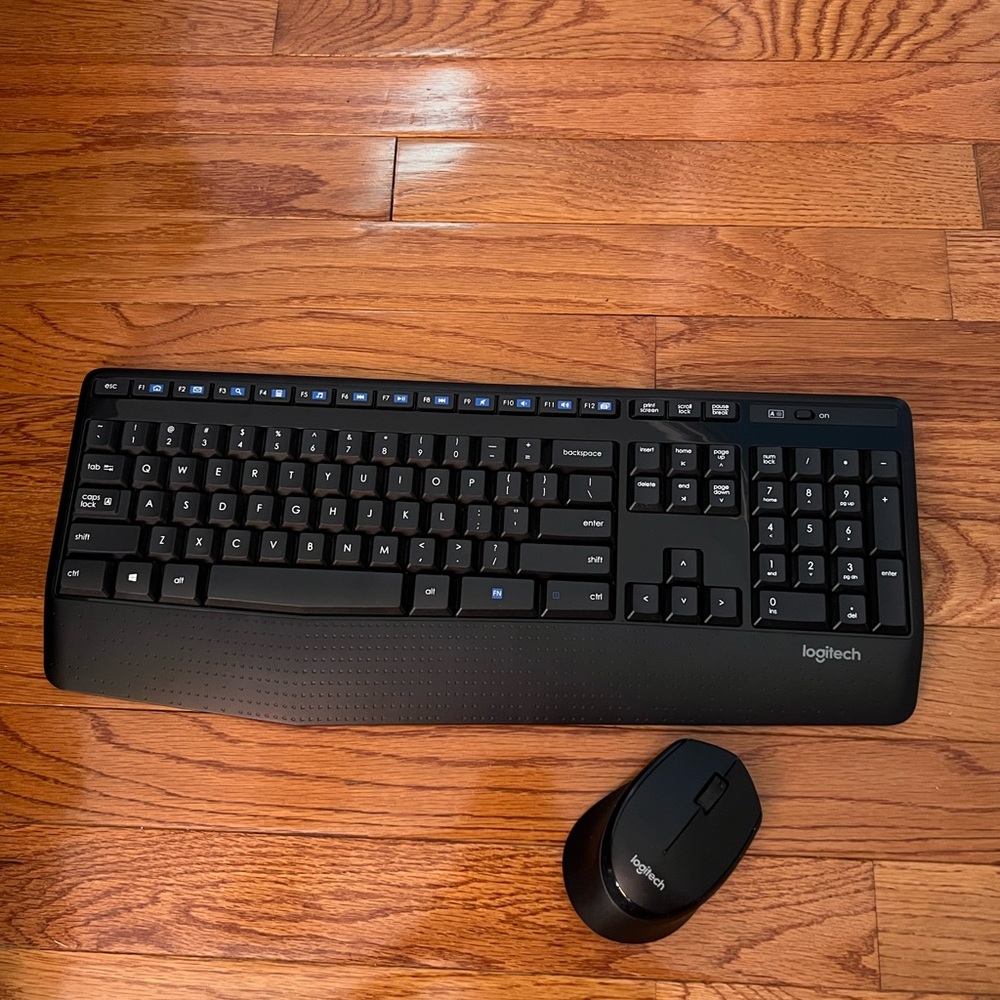 Logitech Wireless Keyboard & Mouse Combo